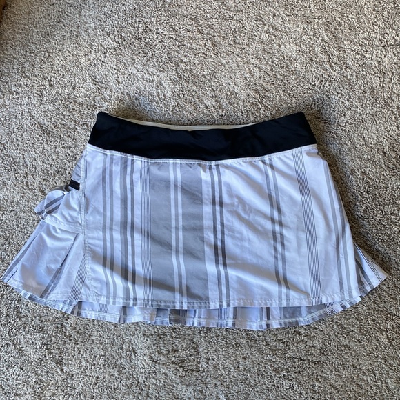 Lululemon Run: Pace Setter Skirt 8 Tall Groovy Stripe Nimbus / Black - Picture 6 of 10